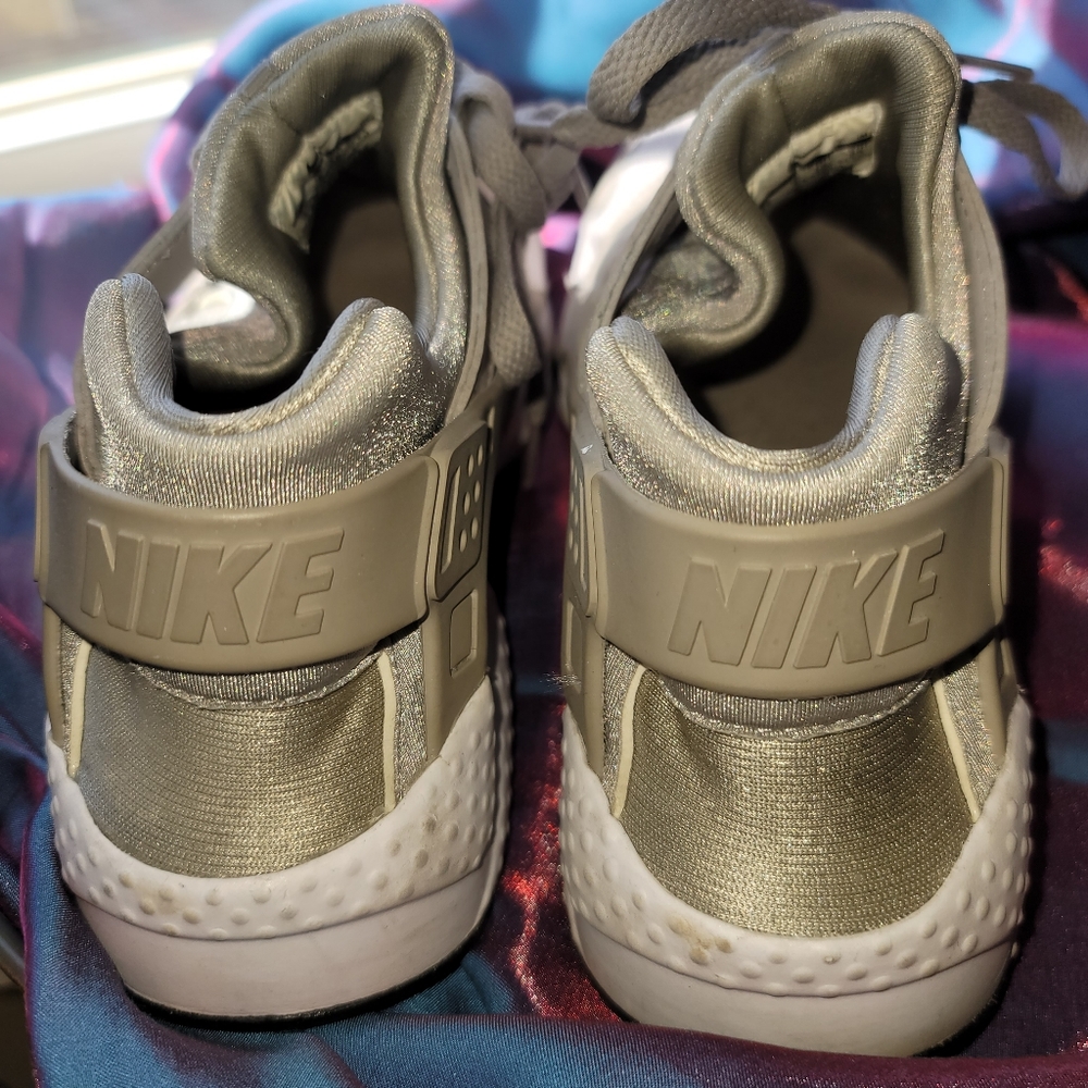 Nike Huaraches, Size 7